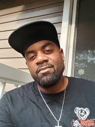 Relaxed evening with friends and drinks