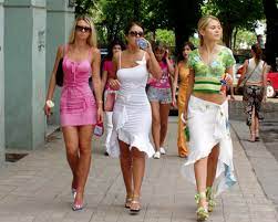 Letonia es un país con poca población, comparado con el resto 196 estados que componen la tabla de población mundial de datosmacro.com. Riga Donde Viven Las Mujeres Mas Guapas Del Mundo Las Letonas