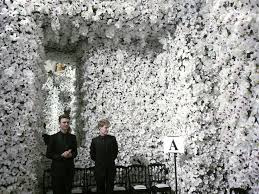 Dior Fall 2012 Couture Flower Installation Mur Floral Art Mode Tendance