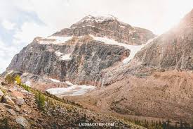Park place inn asub aadressil 623 patricia st, jasper, ab t0e 1e0, kanada, selle koha lähedal on: A Guide To Mount Edith Cavell In Jasper National Park Laidback Trip