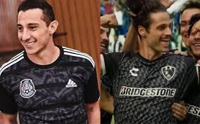 When the patriarch of a prominent family dies, his heirs battle to determine who will gain control of his beloved soccer team: Video Seleccion Mexicana Le Copia El Uniforme A Club De Cuervos El Sol De Mexico Noticias Deportes Gossip Columnas