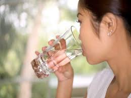 Find out why drinking water and eating fermented foods to optimize the beneficial bacteria in your gut are effective ways to naturally deal with acid reflux. Drink Warm Water With Lime To Stay Healthy Times Of India