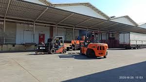 Menentukan jenis forklift yang benar untuk memindahkan barang. Sewa Forklift Bekasi Beranda Facebook