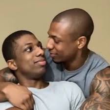 Shawn Townes (@shawnandaitwin)