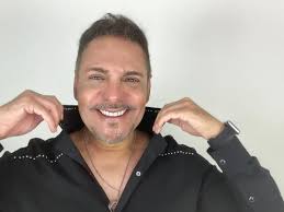 El antes y después de Moisés Angulo, asesor de 'Yo Me Llamo'