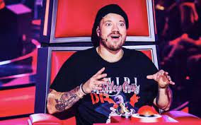 Gers pardoel werd in 2009 zowel in nederland als in vlaanderen bekend door zijn succesvolle samenwerking met 'the opposites' op de single 'broodje bakpao'. The Voice Kids Jurylid Gers Pardoel Is Er Niet Over Te Spreken Dit Is Gewoon Echt Kut Nieuws365