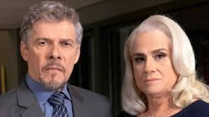 A lei do amor': Tião beija Magnólia