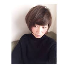 30代女性におすすめの髪型110選 上品な雰囲気を作れるヘアスタイルを集めました folk 前下りボブ パーマ ヘアスタイル ヘアカット