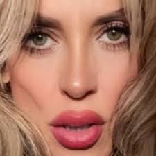 Terri Law (@thisistlaw)