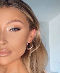 Sarah Ashcroft S Instagram Post Had A Little Play Around Today With This New Fox Eye Makeup Tren Natural Eye Makeup Tutorial Natural Eye Makeup Makeup Trends