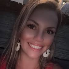 update, she has responded and has given me a refund of half of what I paid  her. I'm posting this because I ordered cake pops from Sweets&Sprinkles by  Ashley Nicole after seeing