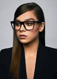 Pin On Hailee Steinfeld Blazer Amp Glasses
