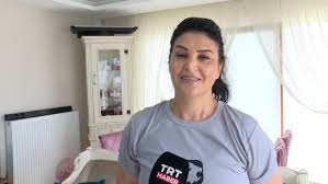 Busenaz çok iyi başladığı ilk rauntta hakemlerin 5'inden de tam puan aldı. N4exxplqojl0im