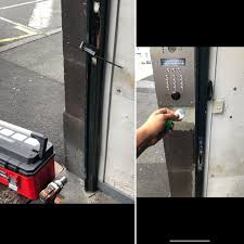 Pose Digicode Avec Badge Porte De Garage Basculante Pose Fenetre Rideaux Metallique