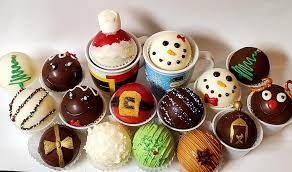 Holiday Hot Chocolate Bombs Ordering Is Open Now For The Holidays Other Designs Will Be Added Christmas Hot Chocolate Holiday Hot Chocolate Diy Hot Chocolate