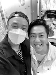 Ben and his wife Xu Xiaoke were influenced by Ai Cheng to become Christians  in the past. He mentioned that they originally made an appointment with  each other to return to Taiwan