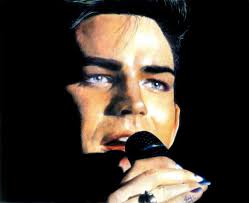 Holly [Phuong Le] (@topazholly90)