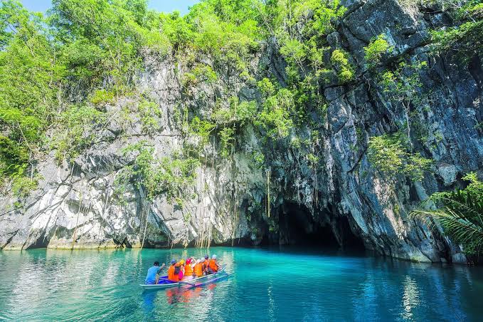Philippines Family Explorer: Manila & Palawan — photo 3