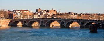 Idix marie les nouvelles technologies et nouveaux usages à son expérience du contenu pour faire de la communication des entreprises un puissant média au service du business. Quai De La Daurade