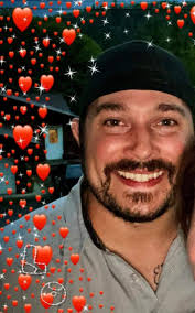 Who can take family photos at a reunion in Cadillac?