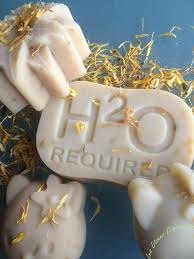 Savon Des Tout Petits Et Des Peaux Sensibles Savon Recettes De Savon Saponification A Froid