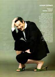 Üzümcü dizi ve film projelerinin yanı sıra birçok tiyatro oyununda da rol aldı. Levent Uzumcu 409567 Uludag Sozluk Galeri