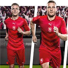 Fotbalové chrániče adidas evertomic lite byly určeny pro všechny hráče fotbalu, ať už. Video Reprezentace Ma Nove Dresy Pro Euro Reprezentace Fotbal Cz
