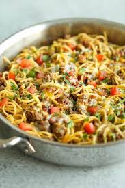 Plats et recettes a la viande hachée: 10 Idees De Soupers Nutritifs Pour Repenser Le Steak Hache Spaghetti Recipes Beef Recipes Pasta Dishes