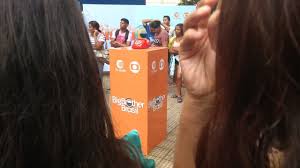 Lucas, felipe e pyong saem correndo do quarto vila. Big Fone Em Teresina Por Que Alguem Se Mataria Por Uma Garrafa De R 1 99 Oitomeia