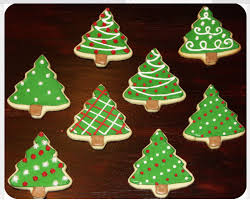 You can let your creativity shine by using you can also add polka dots of frosting for things like christmas tree ornaments or a snowman's buttons. Pin By Shell Taylor On Decorated Cookies Christmas Tree Cookies Christmas Cookies Decorated Christmas Sugar Cookies