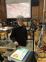 Chris Ledesma, editor musical de longa data de 'Os Simpsons', morre aos 64  anos