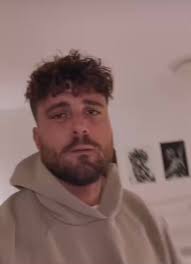 Exploring the Joys of Single Life in Love