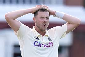 Sussex star ollie robinson says he wants to succeed 'role model' james anderson and take his place in. Rrejsnwp8iilfm