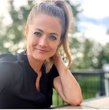 As a recovering people pleaser, I've been exploring healthy boundaries in  my personal life for the last year and a half.