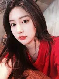 2 childhood, brother and education; Kang Hyewon On Twitter Remember When Hyewon Volunteered Herself To Do The Rap Part She Was Struggling But She Pulled It Off Yasss Queen Wegotyourbackhyewon Produce48 Pd48 Hyewon Beauty Bestvisual Izone Redvelvet