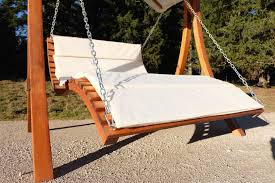 Liege Holz Geschwungen Mit Design Hollywoodliege Aruba Lounger Aus Larche Ohne 16 Und Aruba 7 Wz Liegeschaukel Schaukel Holz Doppelliege