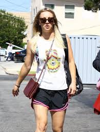 Sherman oaks, ca 91403 get driving directions. Kaley Cuoco Leaves A Yoga Class In Sherman Oaks 05 02 2016 Hawtcelebs
