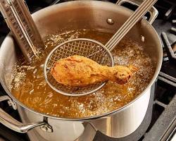 Gambar deep frying chicken