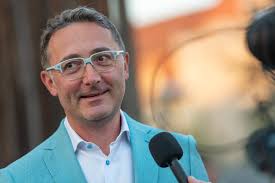 Tudor Giurgiu, în același avion cu George Simion. Ce spune regizorul