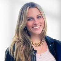 Kelly Summerlin's Instagram, Twitter & Facebook