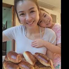 陈茵媺和女儿一起制作面包蛋糕卖相可口网民喊想吃| 酱娱乐| 咖啡瑪麗| 就酱YOUNG