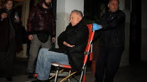 Maybe you would like to learn more about one of these? Me As8enoforo Apo Thn Eyelpidwn O Eysta8ioy Apologeitai O Papaxrhstoy