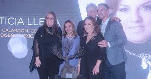 Leslie Caro's Instagram, Twitter & Facebook