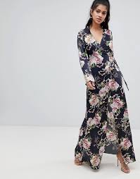 Influencée par le streetwear depuis 2002, elle nous propose des jeans et des. Asos Design Robe Longue Coupe Portefeuille En Satin A Fleurs Bleu Marine Asos