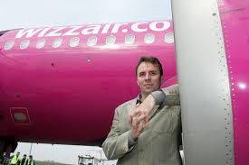 Daca vrem, ne putem aseza la o coada maaaaare (ca doar suntem toti care ar fi. Èeful Wizz Air CriticÄ Decizia De A Interzice Survolarea Belarusului Transporturile Aeriene Cel Mai Mare Èoc De La Al Doilea RÄzboi Mondial Hotnews Mobile