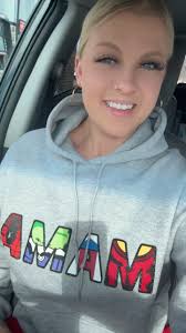 Stop hoarding your kids clothes—> instead make a sweatshirt so you can...