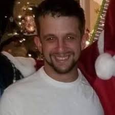 Arcade with hidden entrance in Sa