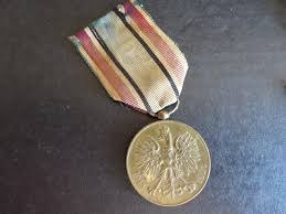 Gwarantujemy najwyższą jakość medali, pinsów. Medal Polska Swemu Obroncy W Ordery Medale Odznaki I Zdjecia 1900 2020 W Myvimu Com