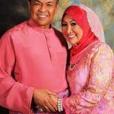 Just more forever stupid stmt, if not power hungry when become corrupt umno party 1 post maybe her is not power hungry, but he is liar, cheat & my 2 thief after jibby. Ahmad Zahid Hamidi Azahidhamidi Twitter