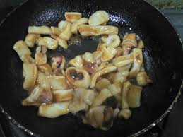 Kami sedikit mengubah resep takoyaki yang sebelumnya, juga menambahkan isian udang favorit kami. Resepi Mudah Takoyaki Ala Ala Di Jepun Ini Confirm Anak Suka Boleh Buat Untuk Sahur